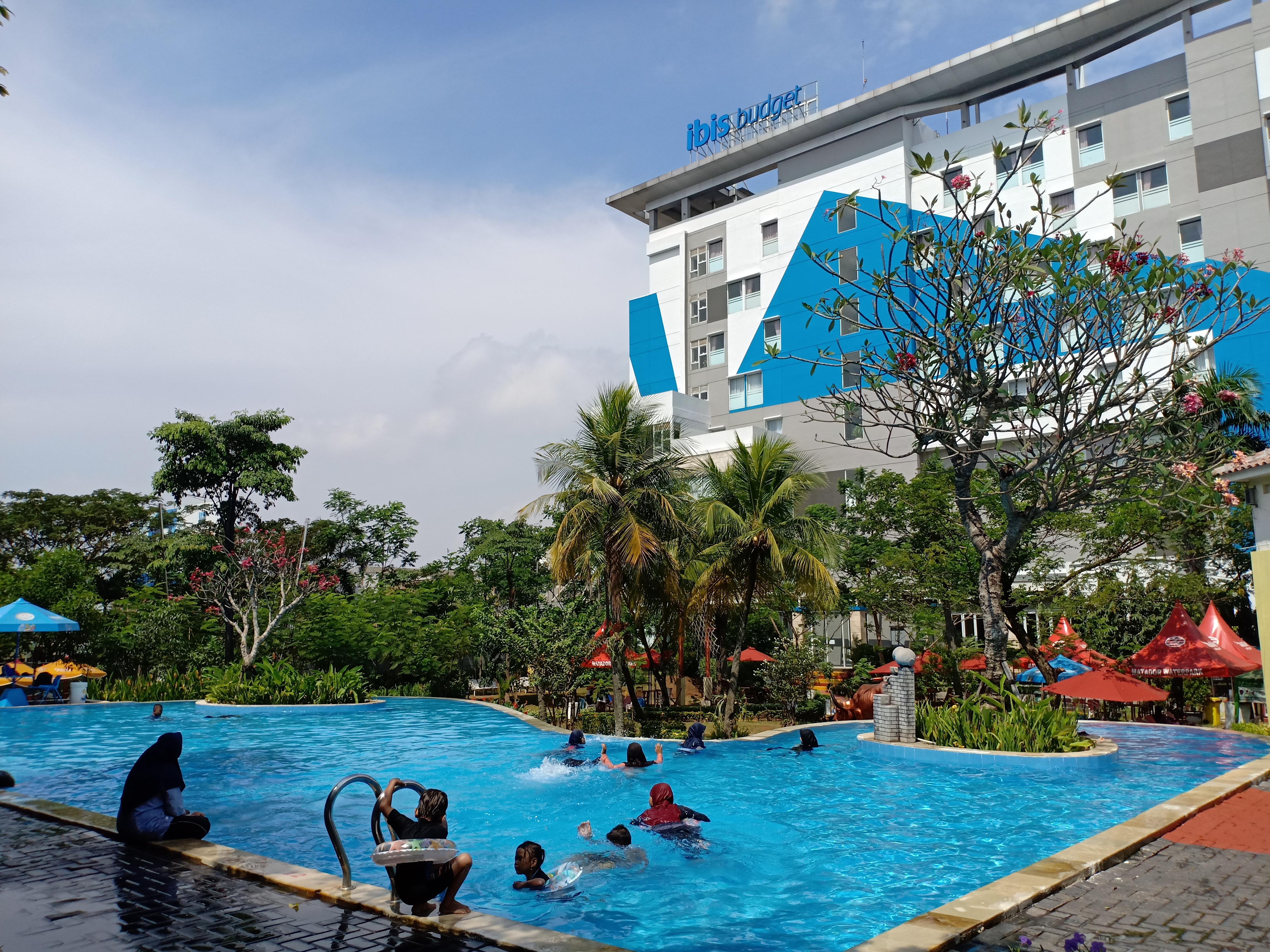 Ibis Budget Cikarang Festival Bekasi Buitenkant foto