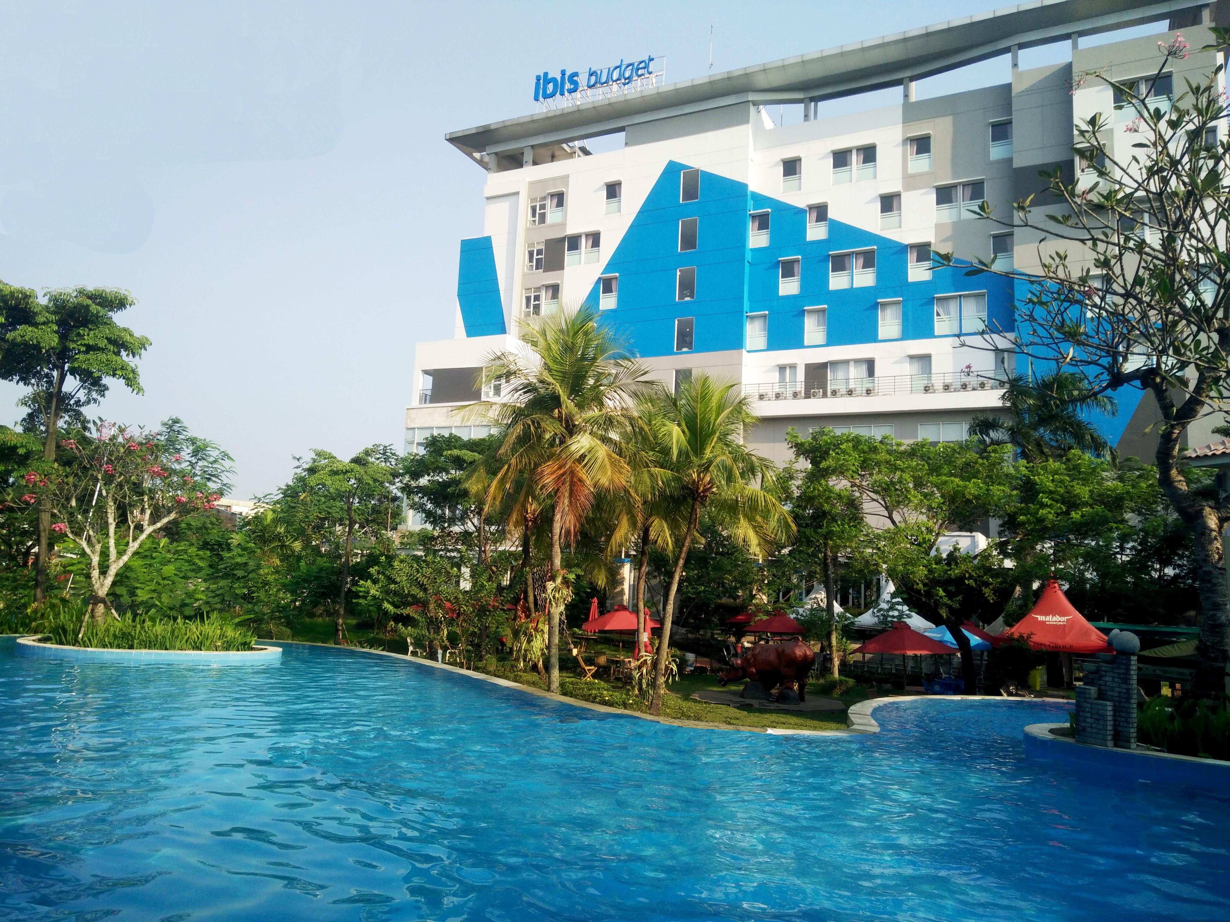 Ibis Budget Cikarang Festival Bekasi Buitenkant foto