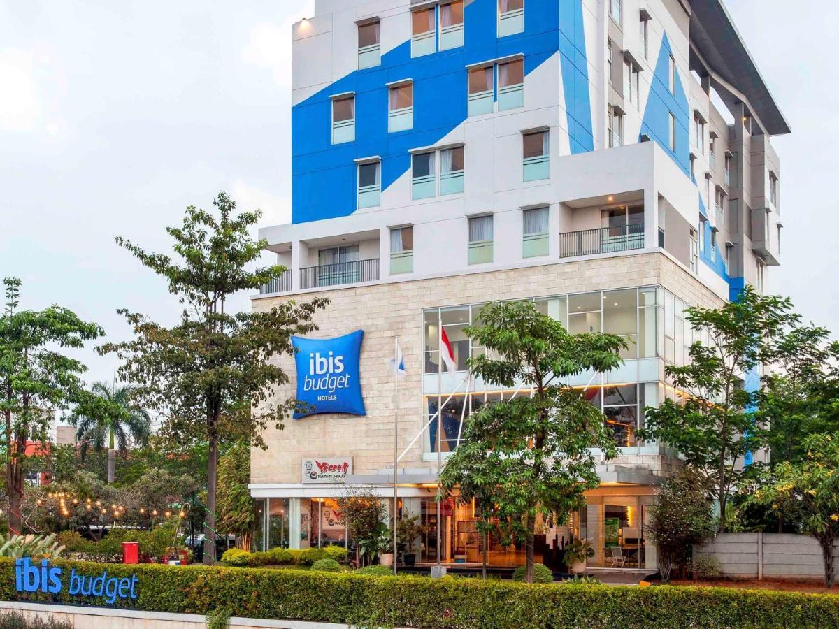 Ibis Budget Cikarang Festival Bekasi Buitenkant foto