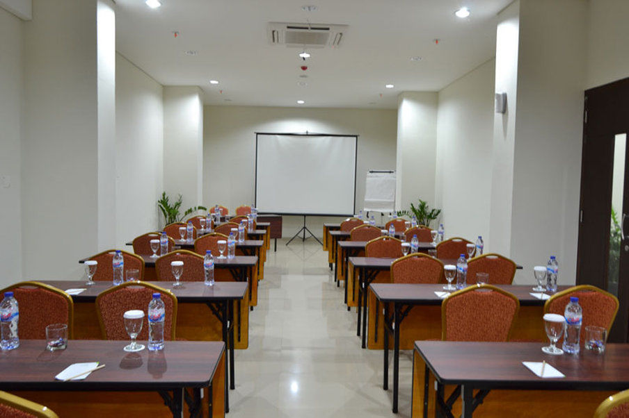 Ibis Budget Cikarang Festival Bekasi Buitenkant foto