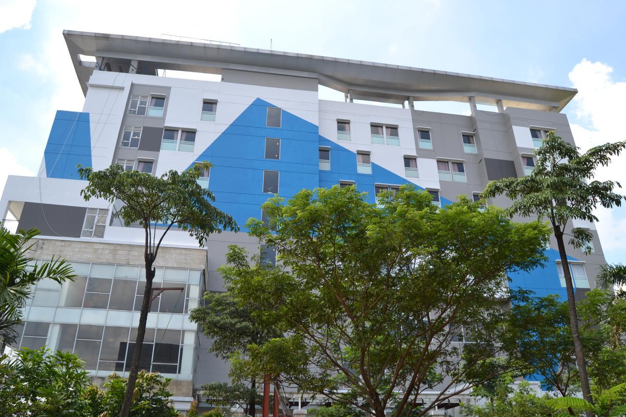 Ibis Budget Cikarang Festival Bekasi Buitenkant foto
