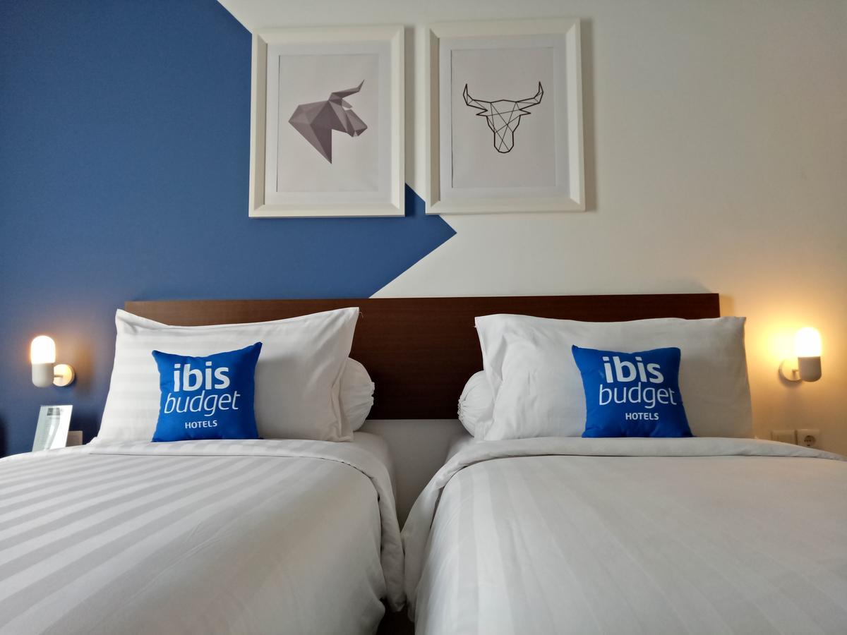 Ibis Budget Cikarang Festival Bekasi Buitenkant foto