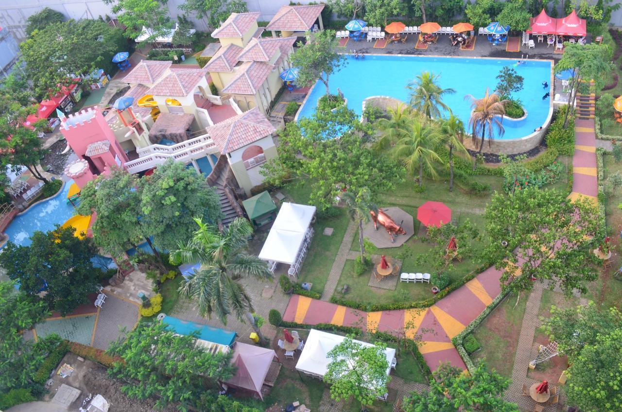 Ibis Budget Cikarang Festival Bekasi Buitenkant foto