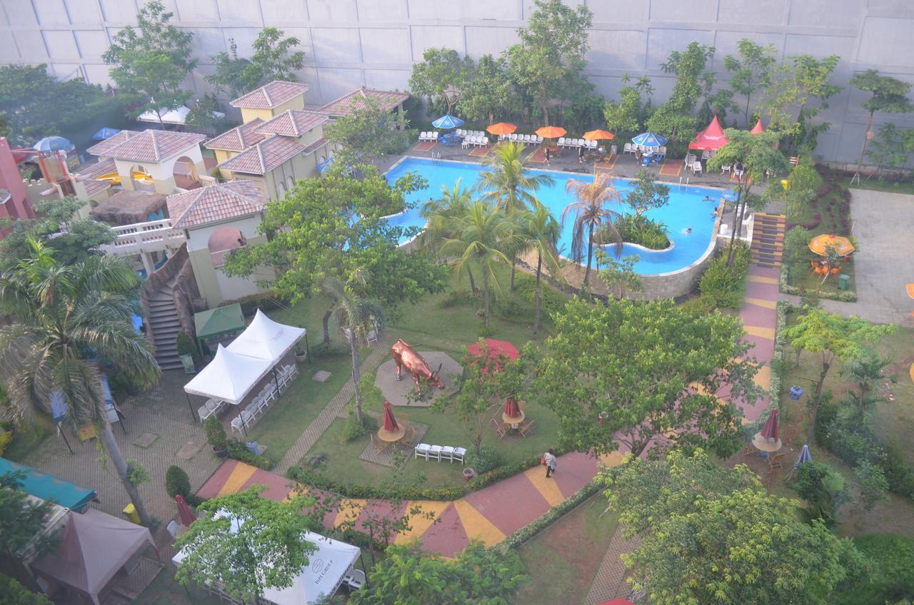 Ibis Budget Cikarang Festival Bekasi Buitenkant foto