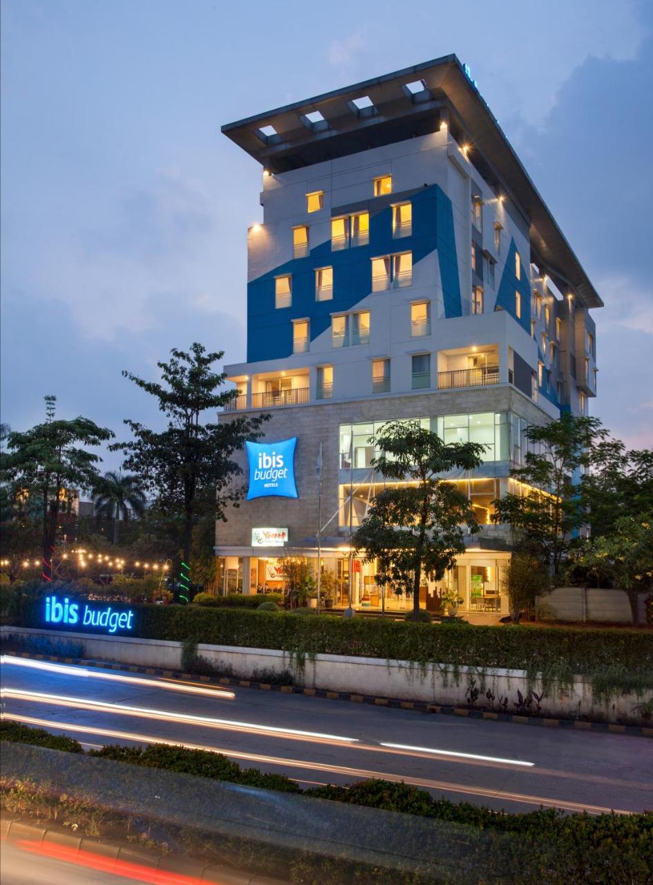 Ibis Budget Cikarang Festival Bekasi Buitenkant foto
