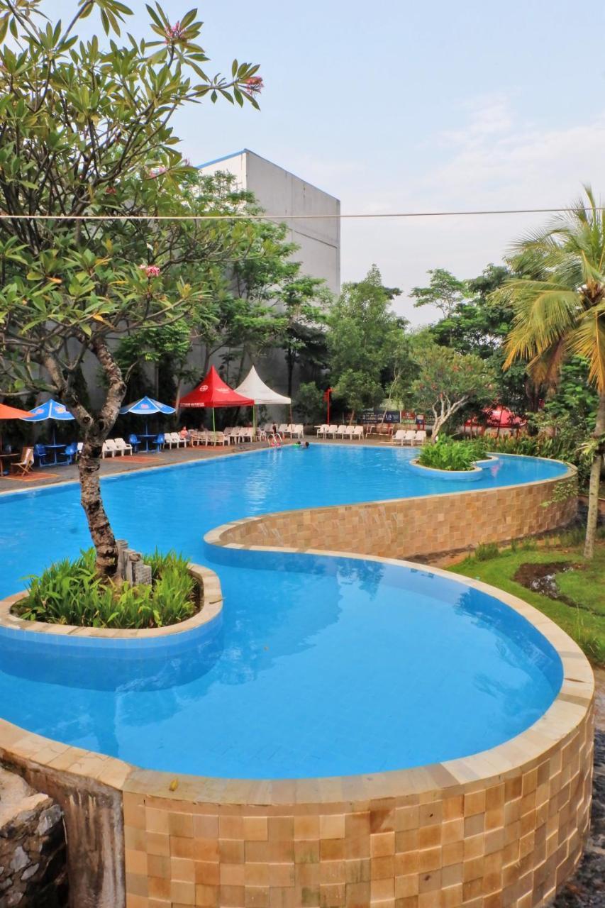 Ibis Budget Cikarang Festival Bekasi Buitenkant foto