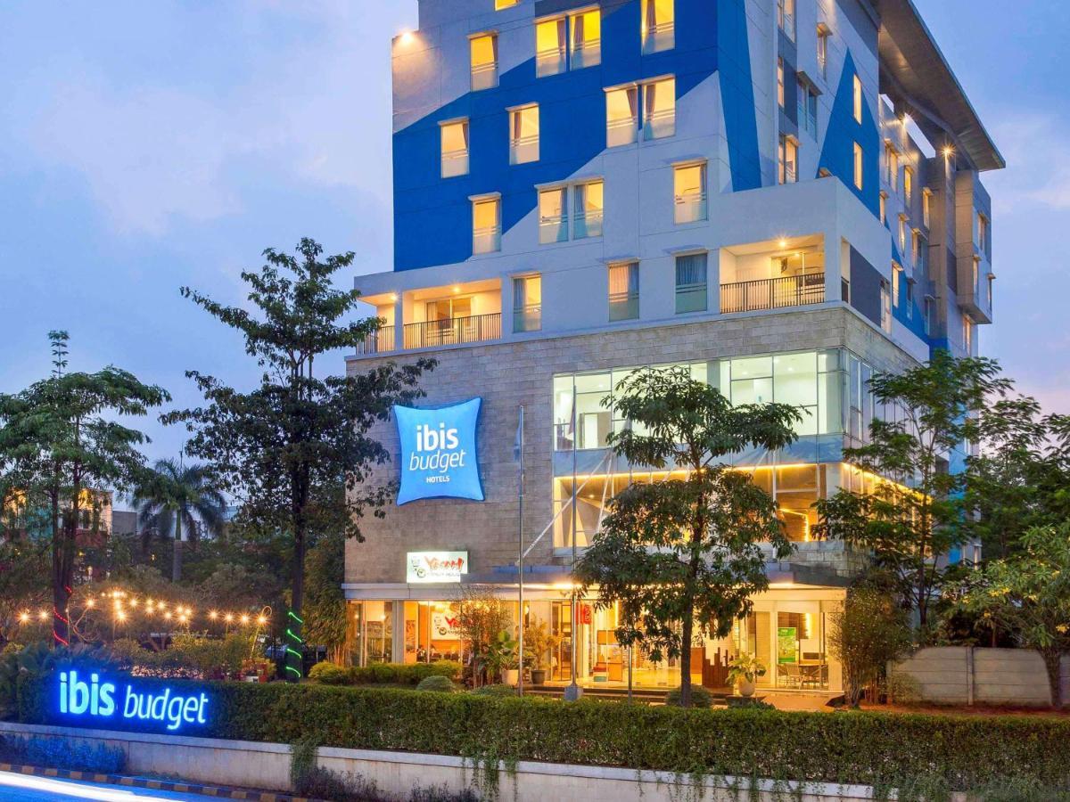Ibis Budget Cikarang Festival Bekasi Buitenkant foto